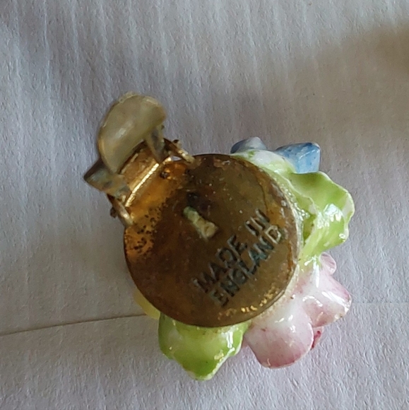 VINTAGE ENGLAND PORCELAIN FLORAL BOUQUET EARRINGS - Picture 3 of 4